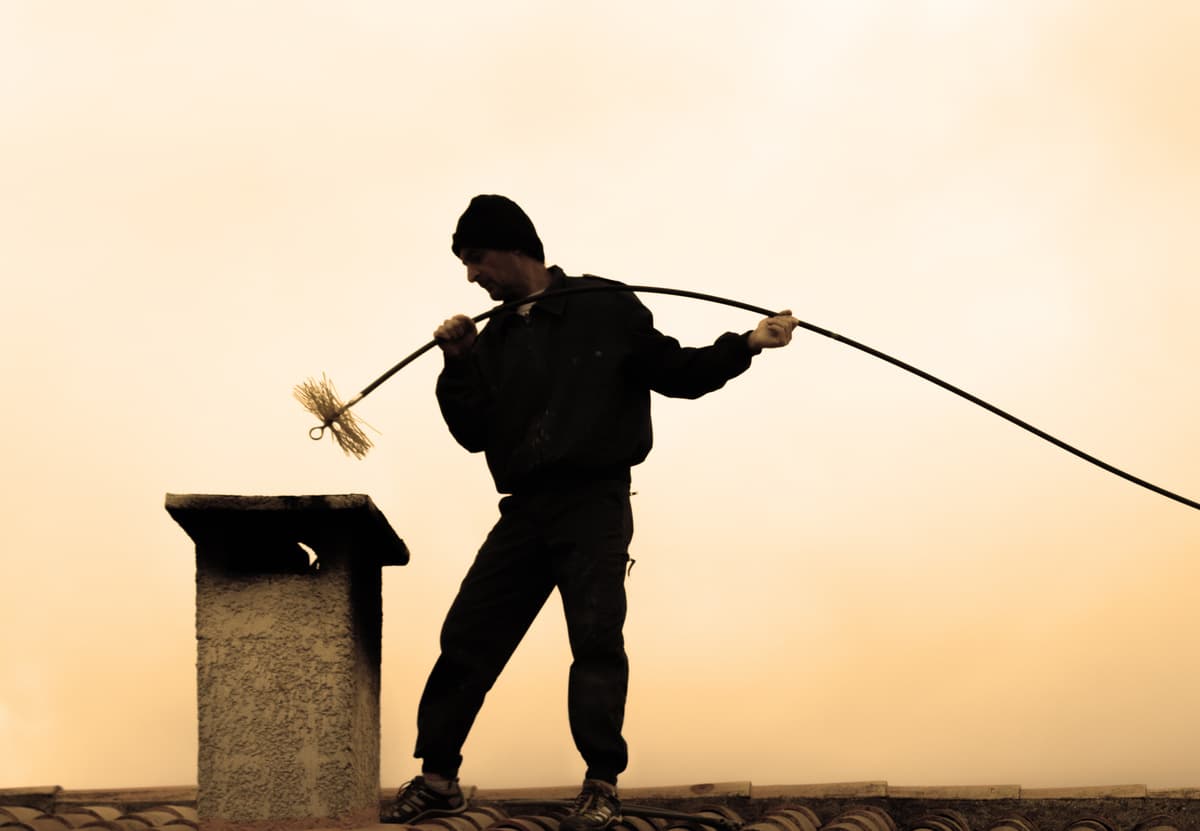 Le ramonage est-il obligatoire ? Ce que dit la loi en Alsace